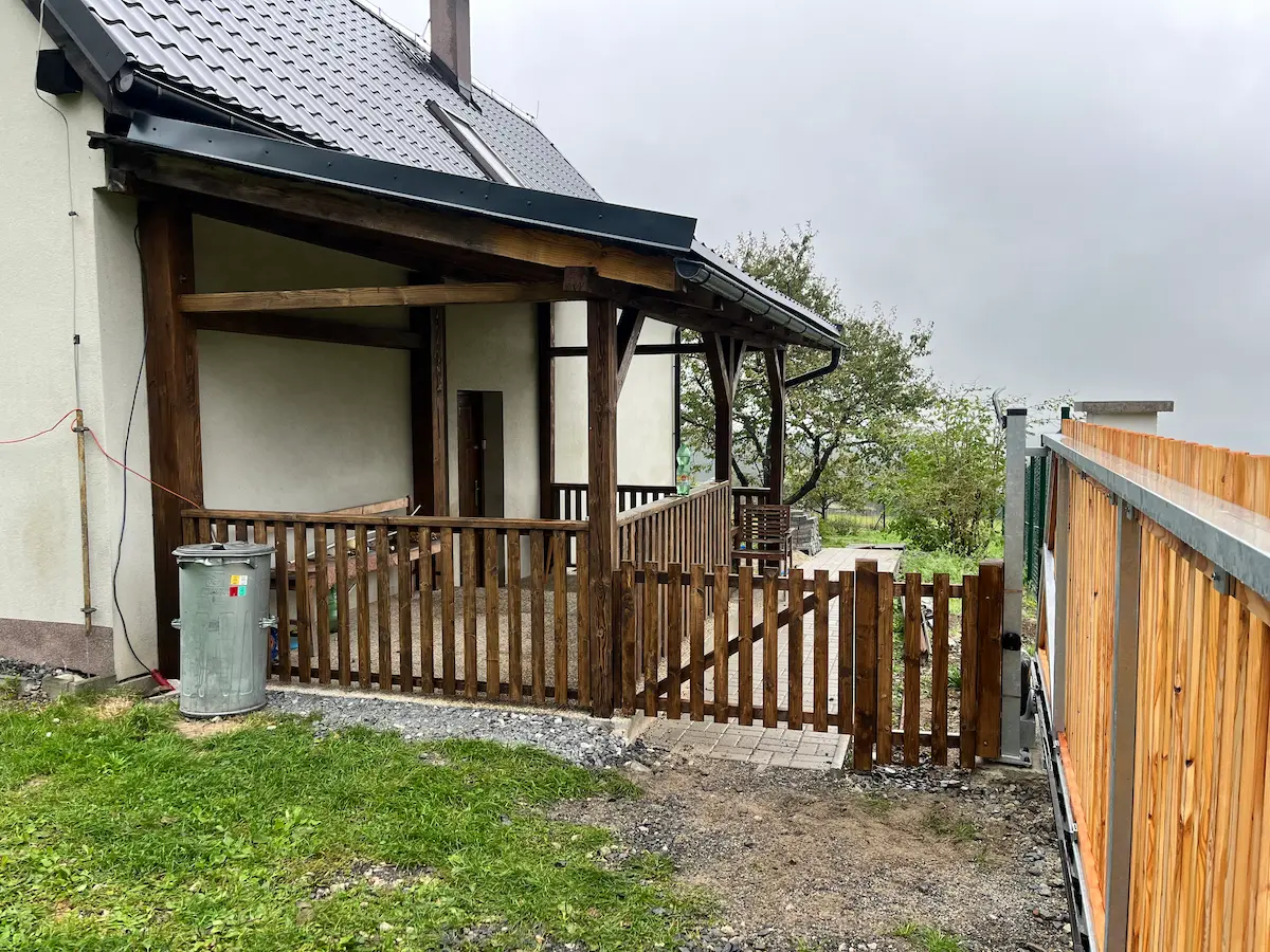 Dřevěná zahradní pergola – detail konstrukce
