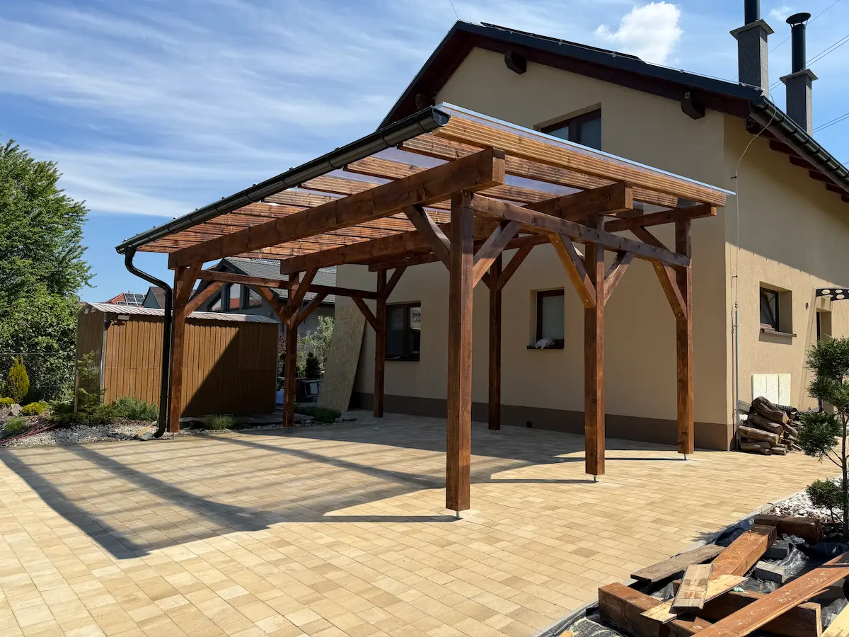 Dřevěná zahradní pergola – pohled 3