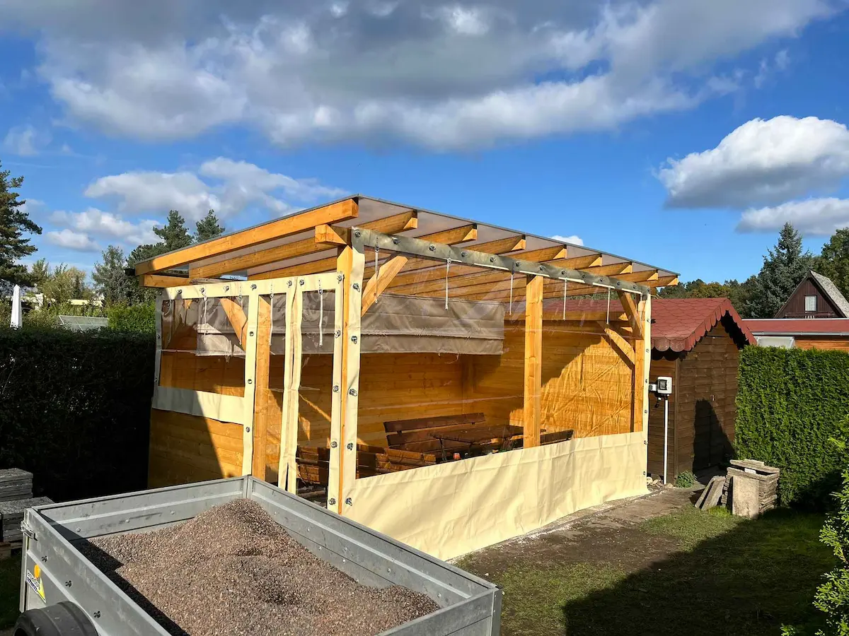 Dřevěná zahradní pergola – interiér pergoly