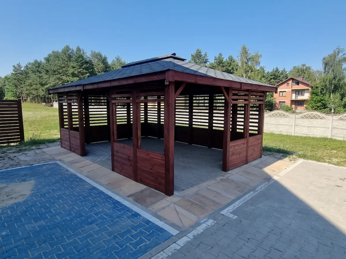 Dřevěný zahradní altán – pohled 5